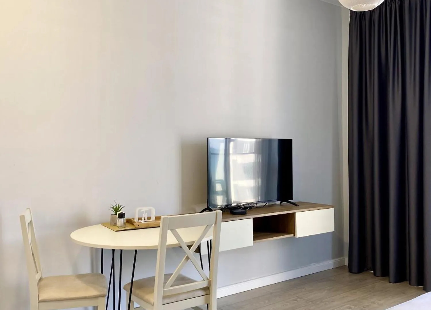 Seafront White Apartment Batumi