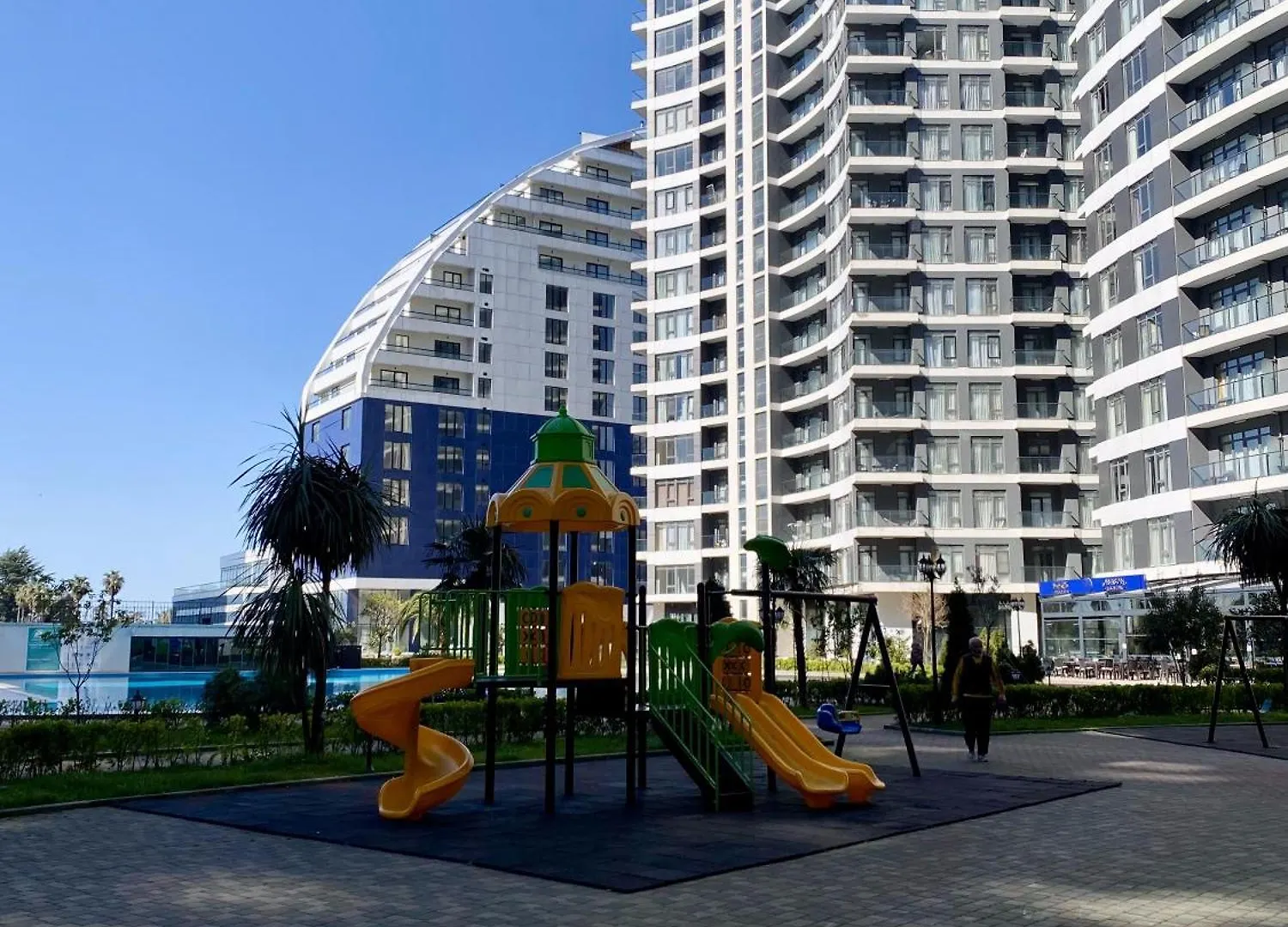 Seafront White Apartment Batumi